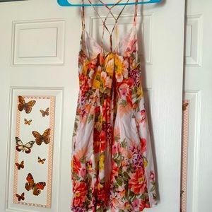 M but fits like S. Made by ‘Red camel’. 100% cotton.